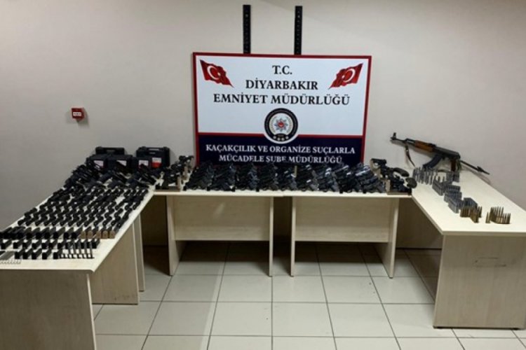 K&ouml;y korucusunun aracından cephanelik &ccedil;ıktı