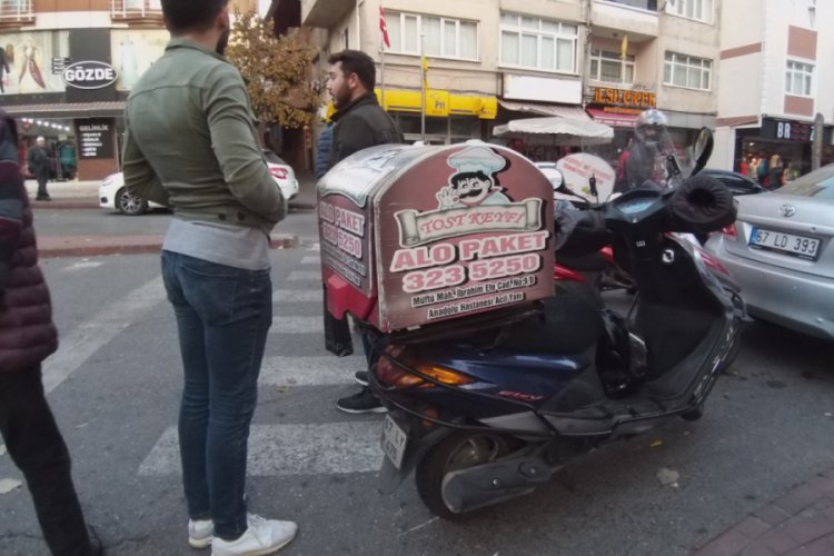 &Ccedil;arptığı yaralıyı 'ekmek servisim var' diyerek bıraktı