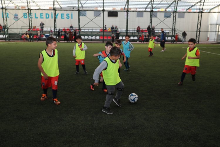 Başakşehir'de minik sporcular sahaya indi