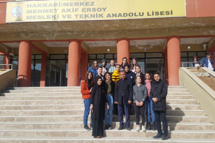 Hakkarili &ouml;ğrenciler T&uuml;rkiye birincisi oldu