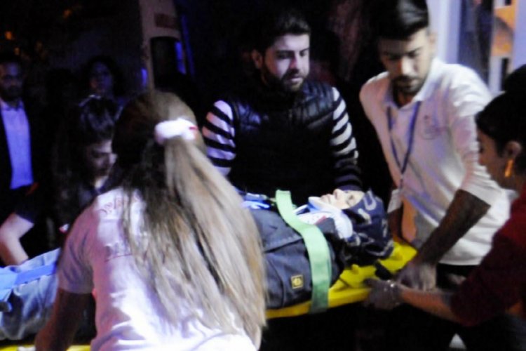 Motosikletle gen&ccedil; kadına &ccedil;arpıp, ka&ccedil;tı