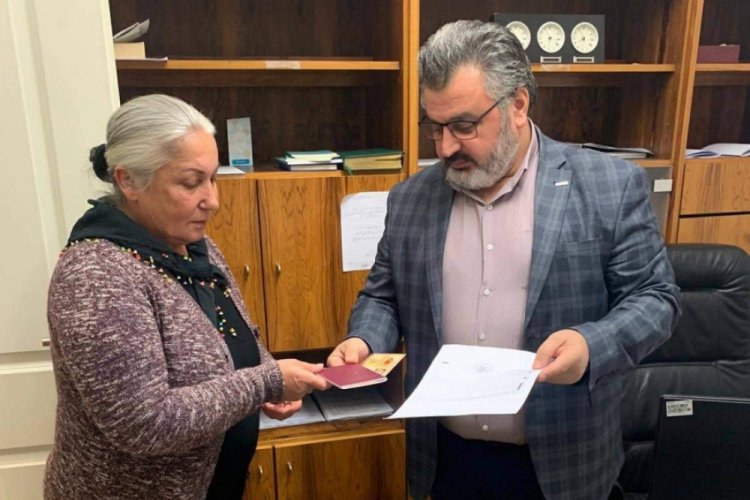 Gurbet&ccedil;i kadının cenazesini yakılmaktan komşusu kurtardı
