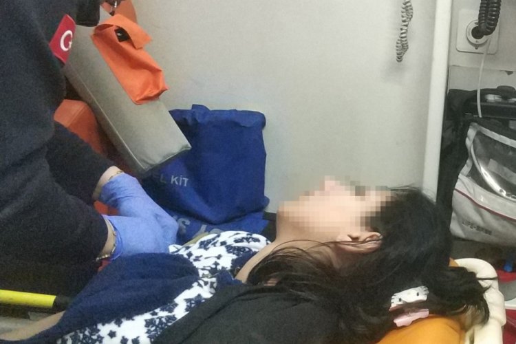 Nişanlısıyla tartışan gen&ccedil; kız bileğini kesti