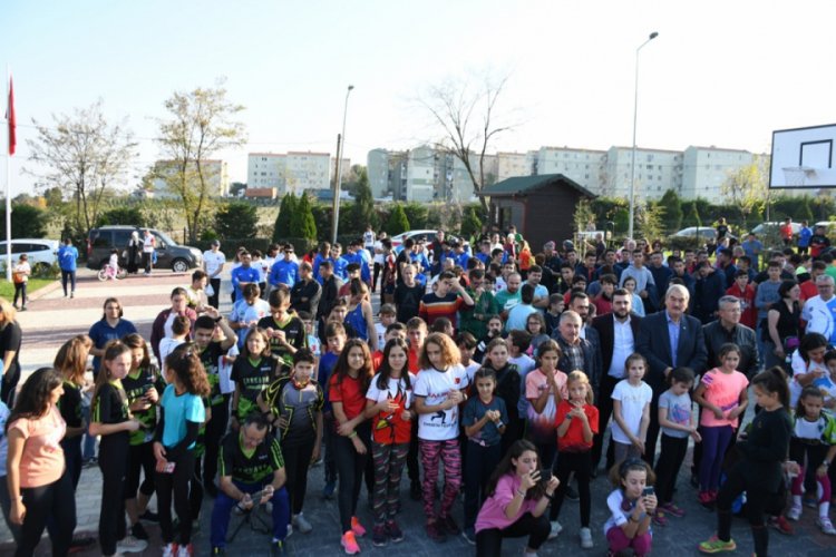 Bursa'da y&uuml;zlerce sporcu oryantiring kupası i&ccedil;in ter d&ouml;kt&uuml;