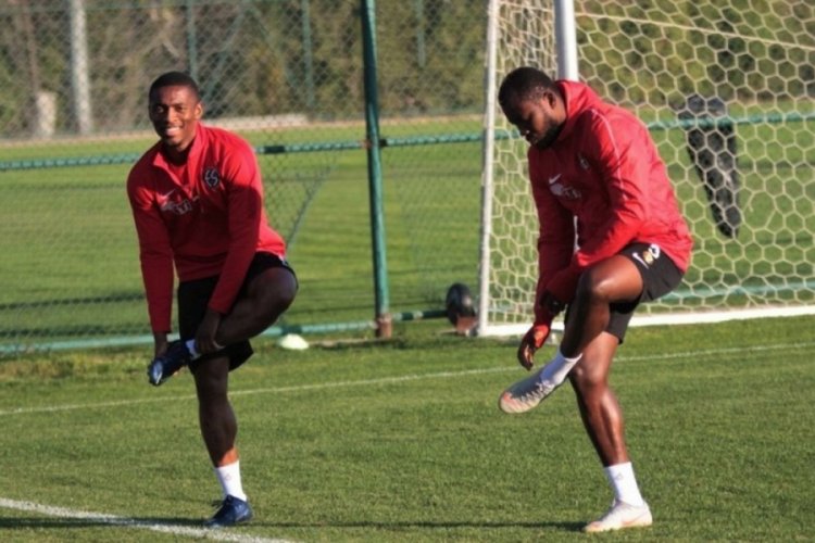 Eskişehirspor'un gol y&uuml;k&uuml;n&uuml; yabancılar &ccedil;ekiyor