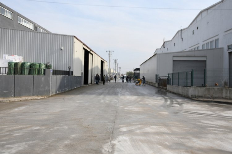 Bursa İneg&ouml;l'de beton yol uygulaması