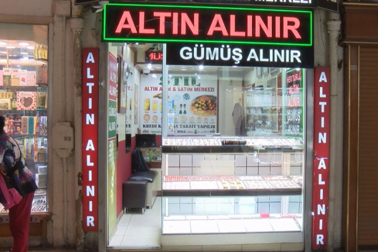 Kapalı&ccedil;arşı'da 12 milyona satışa &ccedil;ıkan 9 metrekarelik d&uuml;kkanın sırrı