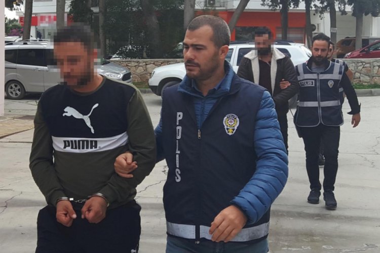 Dat&ccedil;a'da 22 ka&ccedil;ak g&ouml;&ccedil;men ile 3 organizat&ouml;r yakalandı