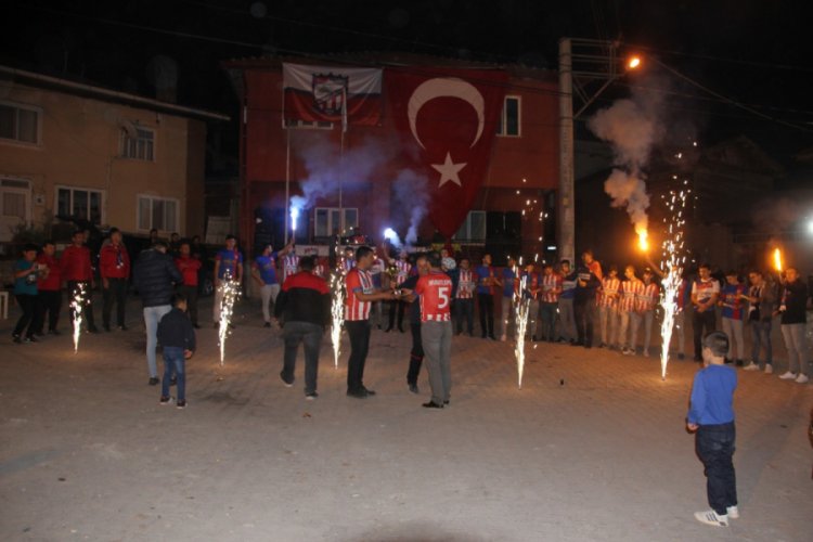 Şampiyonluk kupasını kaybettiklerine armağan ettiler