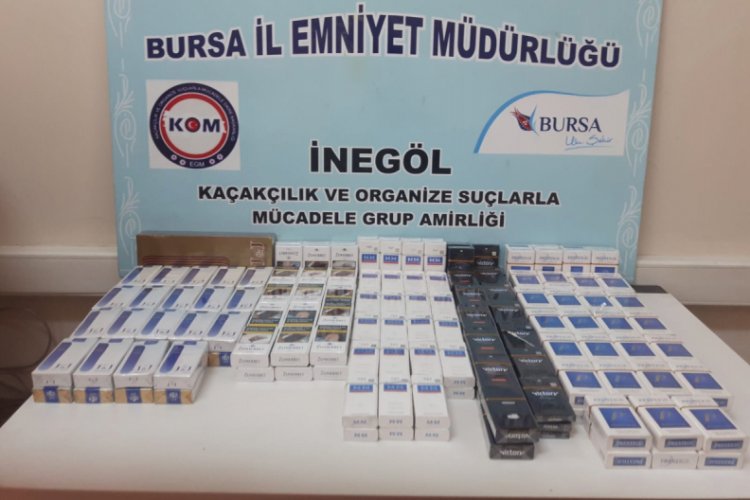 Bursa'da eş zamanlı baskın! 70 kilo ka&ccedil;ak t&uuml;t&uuml;n ve 300 paket ka&ccedil;ak sigara ele ge&ccedil;irildi