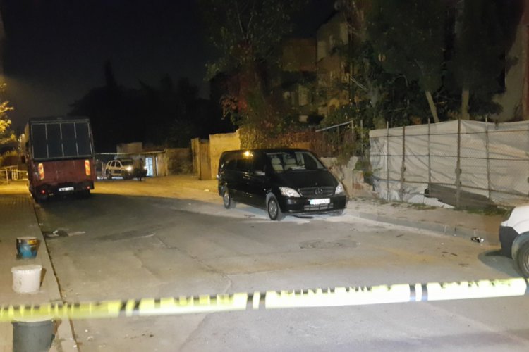Park halindeki minib&uuml;se el yapımı patlayıcı atıldı