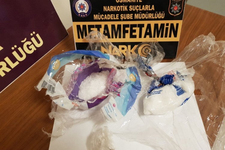 Otomobilin farından uyuşturucu &ccedil;ıktı