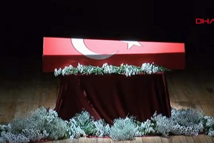 Yıldız Kenter i&ccedil;in Kenter Tiyatrosu'nda t&ouml;ren!