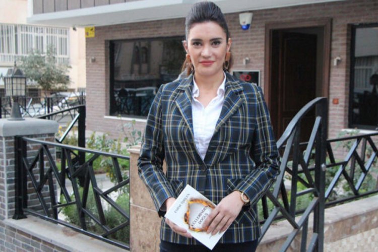 &Uuml;zerine 'kuma' getiren eşinden boşandı, yaşadıklarını yazdığı kitapta anlattı