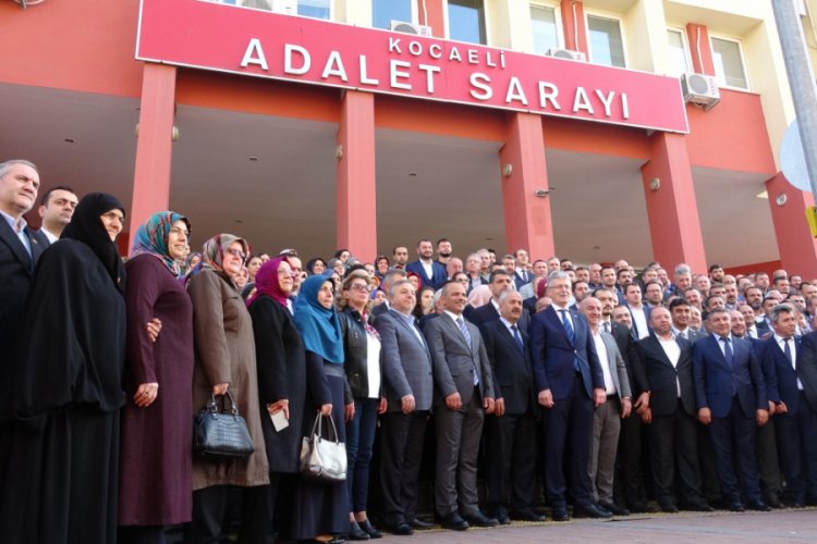 AK Parti'den gen&ccedil;lere k&uuml;freden iş insanı hakkında su&ccedil; duyurusu