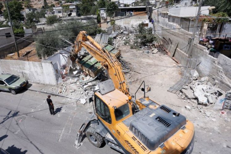 İsrail Batı Şeria ve Doğu Kud&uuml;s'te Filistinlilerin evlerini yıktı