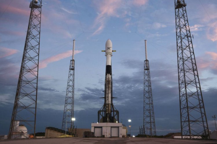 Elon Musk'ın Starlink projesi y&uuml;z&uuml;nden 'bulanık g&ouml;ren' astronomlar kızgın