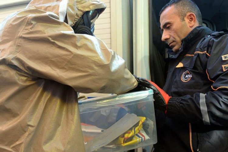 'Siyan&uuml;r i&ccedil;ilecek' yazılı zarfı Erdoğan'a g&ouml;nderilmek &uuml;zere PTT'ye bırakıldı