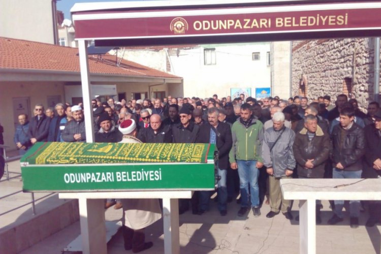 Kavgayı ayırmak isterken &ouml;ld&uuml;r&uuml;len Vahit Ayrım toprağa verildi