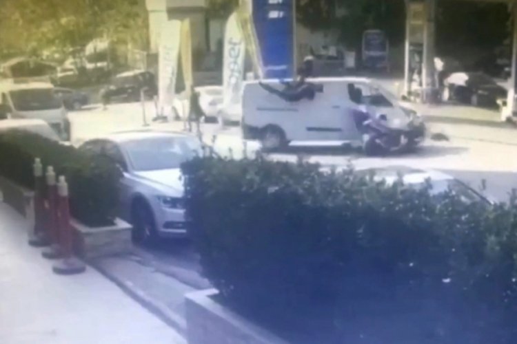 Motosikletli gencin feci &ouml;l&uuml;m&uuml; kameraya yansıdı
