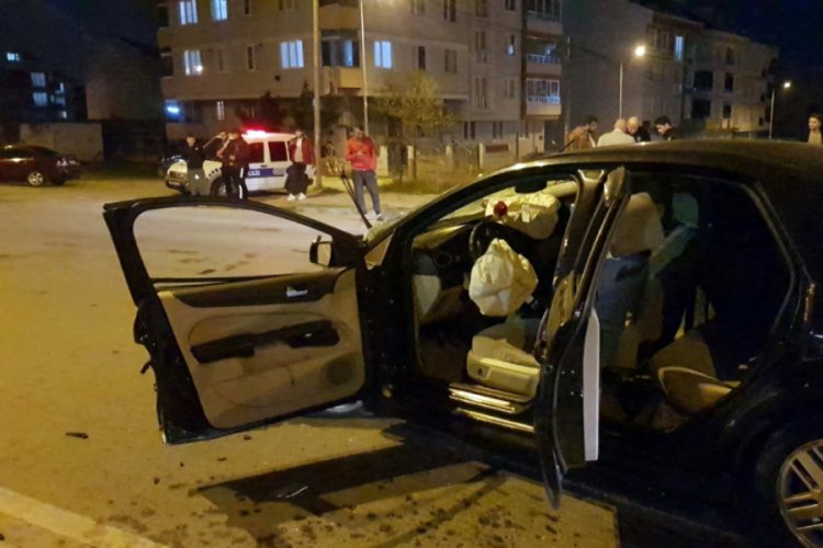 Park halindeki tıra &ccedil;arptı, motoru metrelerce fırladı