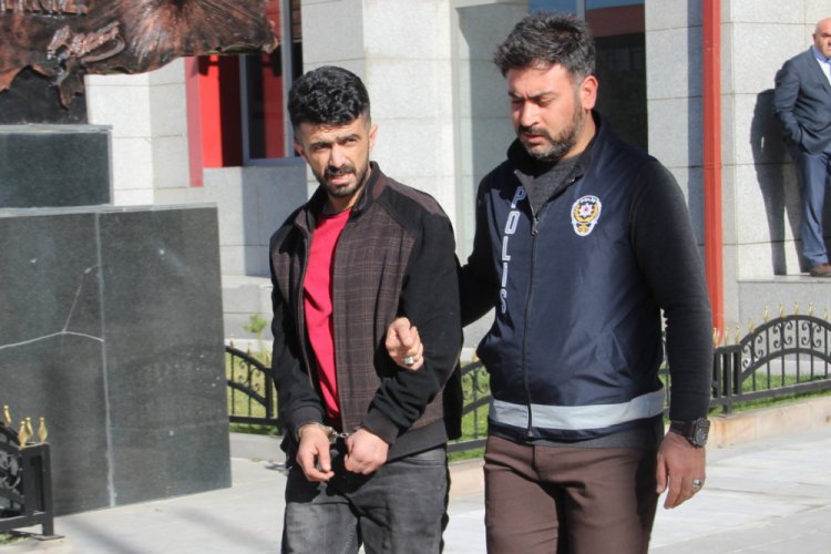 Eve kilitleyip işkence yaptıktan sonra bacağından vurup gasp ettiler