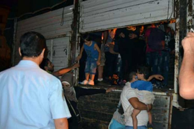 Kamyon kasasında 78 ka&ccedil;ak g&ouml;&ccedil;men yakalandı
