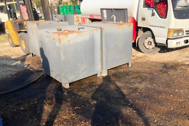 Adana'da 2 bin 300 litre ka&ccedil;ak mazot ele ge&ccedil;irildi