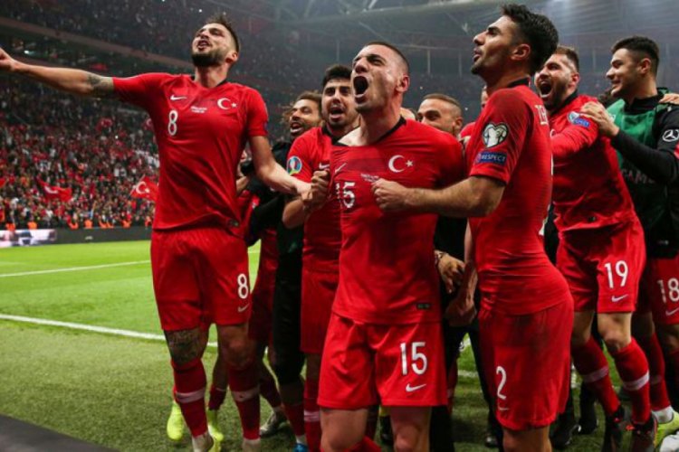 A Milli Futbol Takımı, savunmasıyla tarihe ge&ccedil;ti
