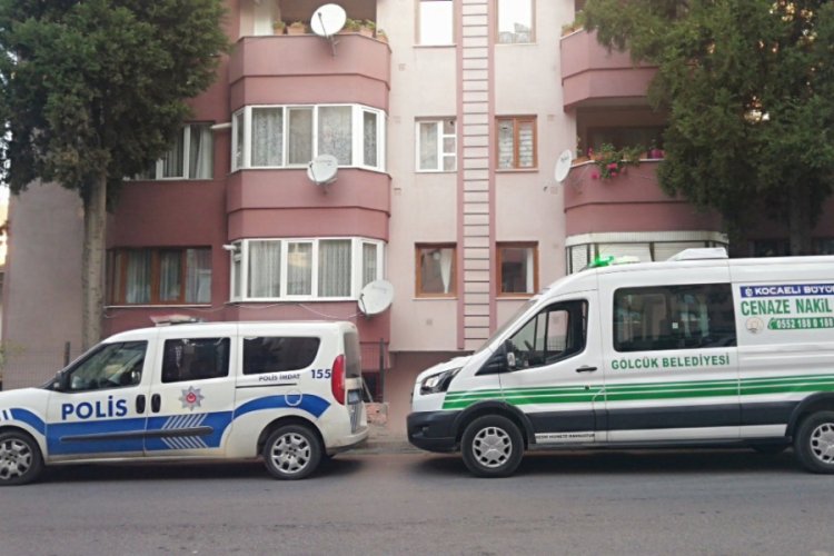 Yaşlı kadın, bakıcısı tarafından evinde &ouml;l&uuml; bulundu