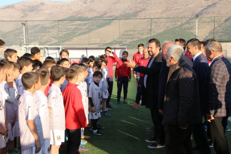 Teknik direkt&ouml;r Uygun, futbol akademisini ziyaret etti