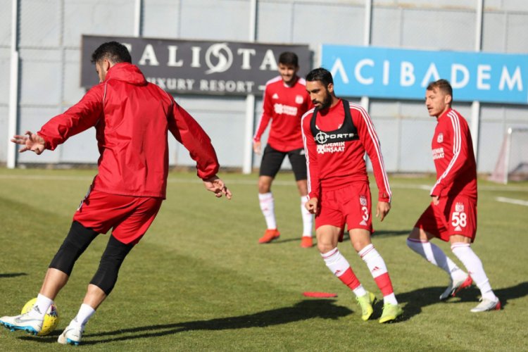 Uğur &Ccedil;ift&ccedil;i: "Her rakibi aynı g&ouml;r&uuml;yoruz"