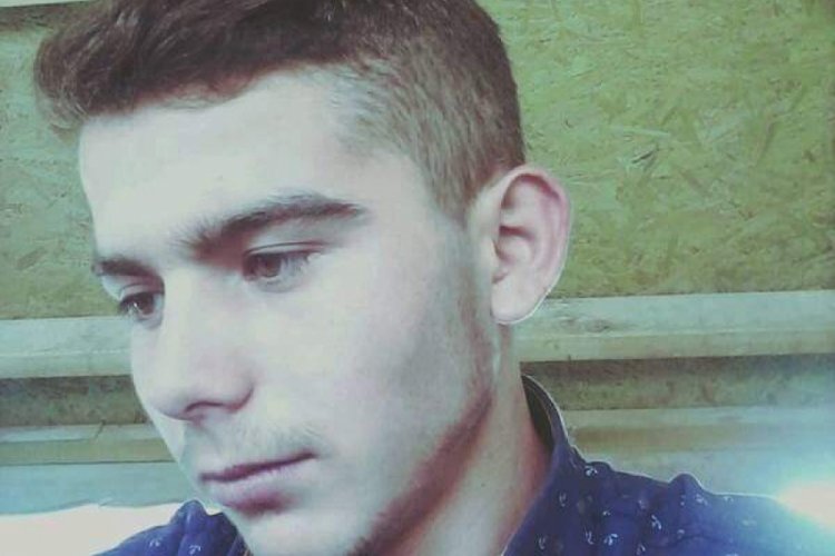 &Ccedil;atıdan d&uuml;şen gen&ccedil; hayatını kaybetti