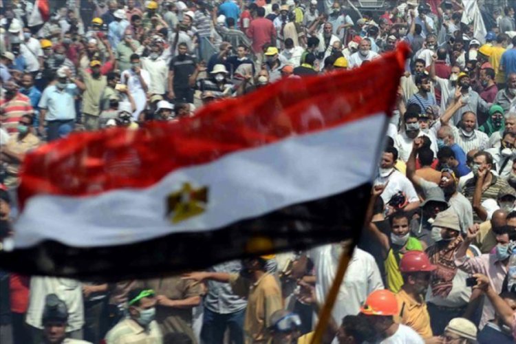 Sisi y&ouml;netiminin yolsuzluklarını ifşa eden iş adamı muhalefet cephesi kuruyor