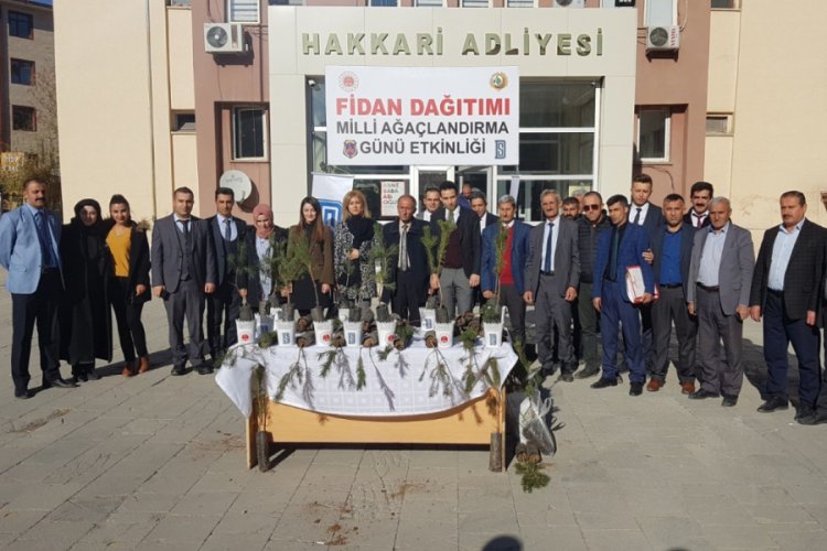 Denetimli serbestlik y&uuml;k&uuml;ml&uuml;leri fidan dağıttı