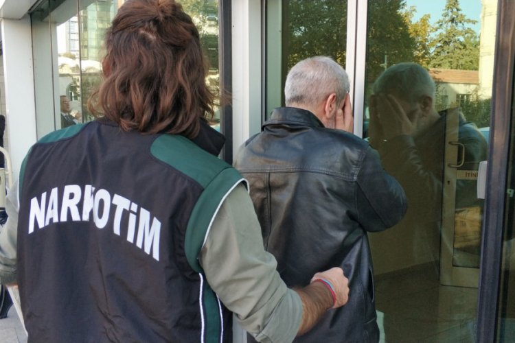 Evinde esrar ele ge&ccedil;en şahsa adli kontrol