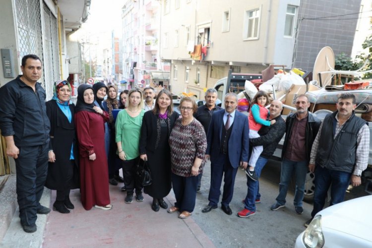 Babasından kalan eşyaları kadın koordinasyon merkezine bağışladı
