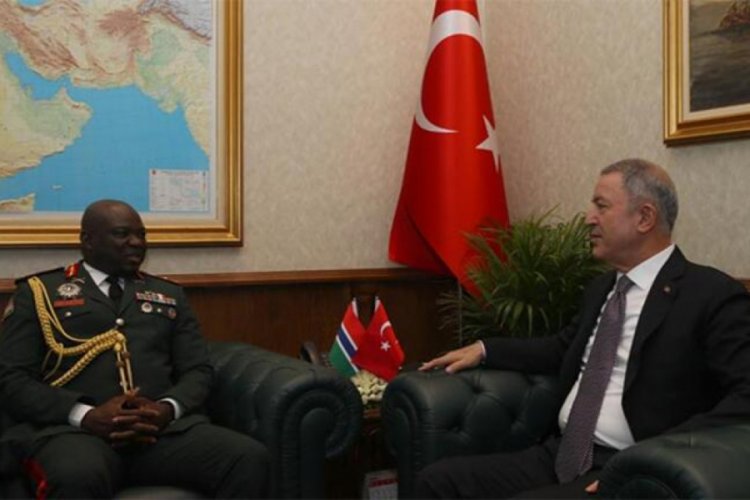 Bakan Akar, Gambiya Genelkurmay Başkanı'nı kabul etti