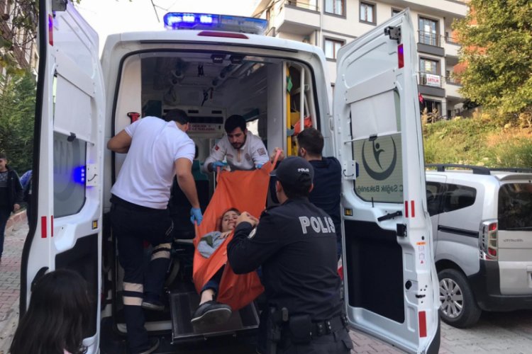 &Ccedil;ocukların evde ateşle oyunu anneyi canından ediyordu
