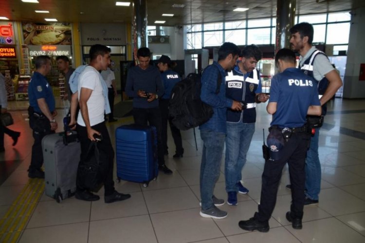 &Ccedil;eşitli su&ccedil;lardan aranan 18 kişi yakalandı
