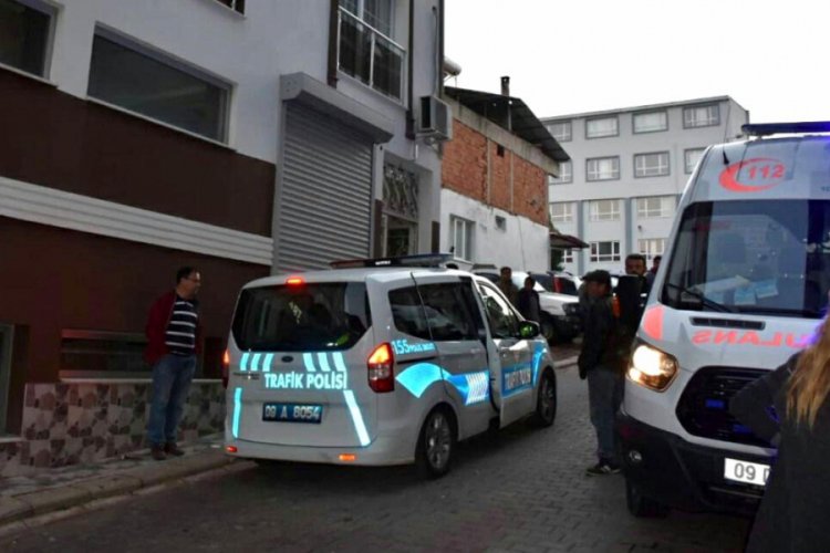 Eşinin cenazesiyle 3 g&uuml;n yaşadı