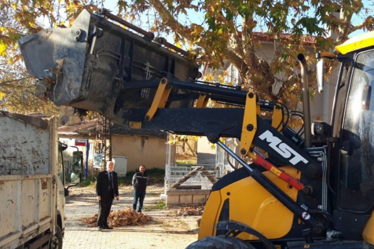 Bursa Gemlik'te mahalle temizlikleri s&uuml;r&uuml;yor