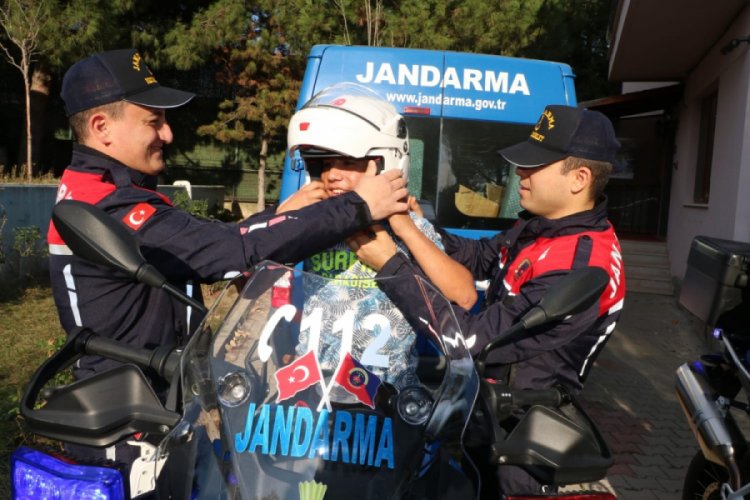 Bursa İl Jandarma Komutanlığı &ccedil;ocukları unutmadı
