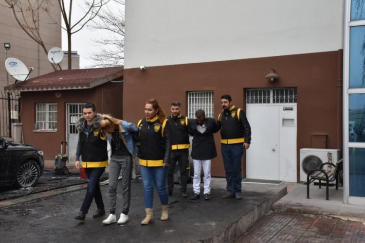 Üç evi soyan 2 hırsızlık şüphelisi yakalandı Güncel Haberler