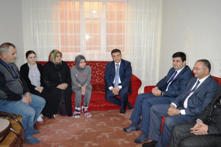 3 bin &ouml;ğretmen, 20 bin &ouml;ğrenciyi evinde ziyaret etti