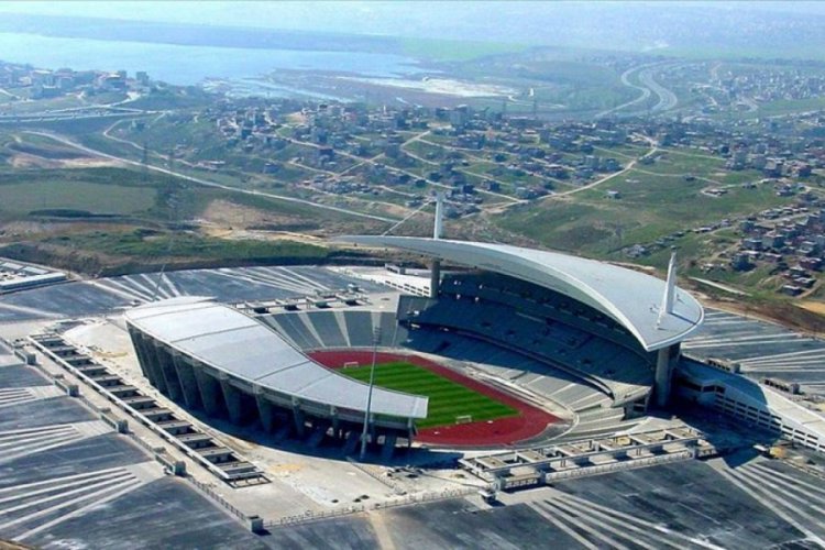 'Atat&uuml;rk Olimpiyat Stadı'nın &uuml;st&uuml;n&uuml; kapatarak milli takım stadı yapmayı d&uuml;ş&uuml;n&uuml;yoruz'