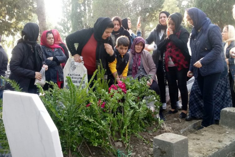 İkinci kattaki evinin penceresinden d&uuml;ş&uuml;p &ouml;ld&uuml;