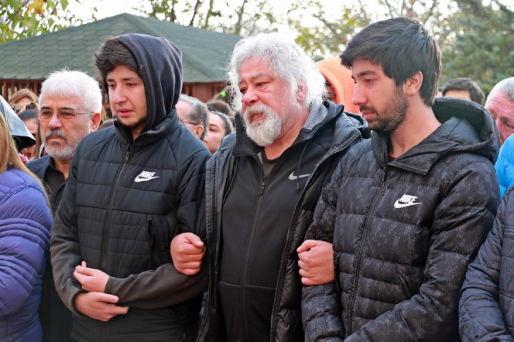 Balkondan d&uuml;şen profes&ouml;r i&ccedil;in h&uuml;z&uuml;nl&uuml; t&ouml;ren