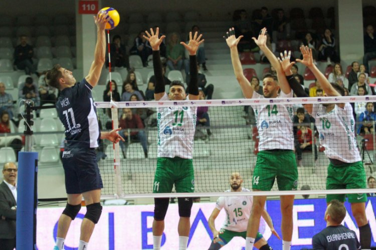 Bursa B&uuml;y&uuml;kşehir Belediyespor, Arkas'a set vermedi
