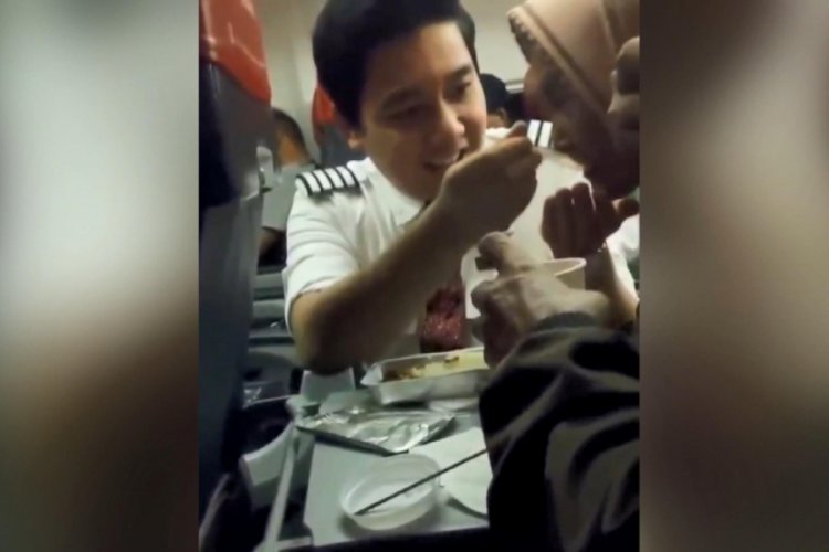 Kabin g&ouml;revlisinin hareketi sosyal medyada yoğun ilgi g&ouml;rd&uuml;